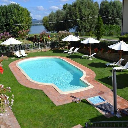Appartamento Lago Trasimeno - Torricella Pg エクステリア 写真