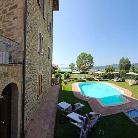 Appartamento Lago Trasimeno - Torricella Pg エクステリア 写真